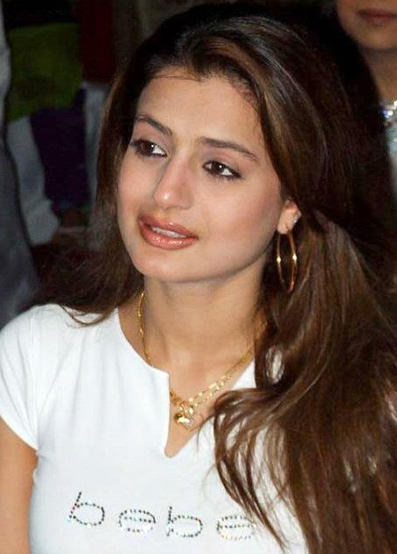 Amisha Patel her Unique Hairstyle