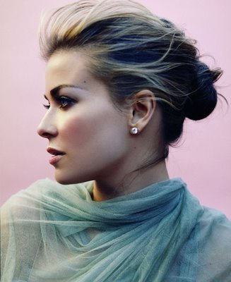 Carmen Electra Bun Hairstyle