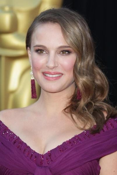 Beautiful Natalie Portman Medium Hairstyle