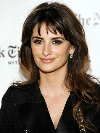 Penelope Cruz Super Medium Hairstyle