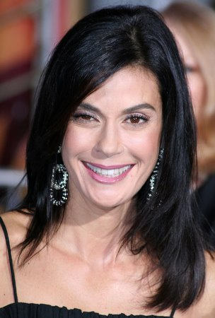 Teri Hatcher Black Straight Hairstyle