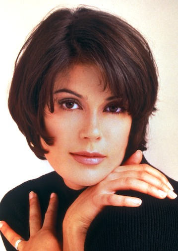 Teri Hatcher Cropcut Hairstyle