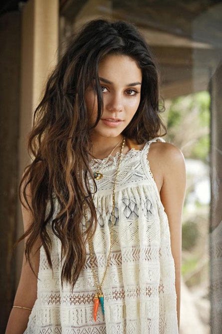 Vanessa Hudgens Superb Hairstyle