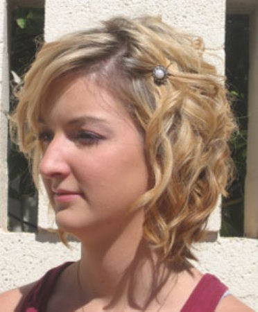 Beautiful Short Curly Hairstyle