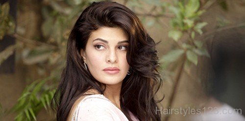 Awesome Wavy Hairstyle Of Jacqueline Fernandez