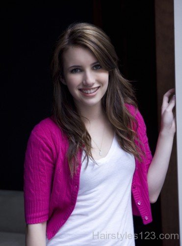 Emma Roberts Layer Cut Hairstyle