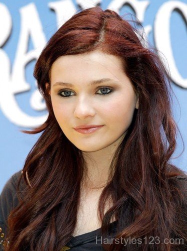 Abigail Breslin Burgundy Hairstyle