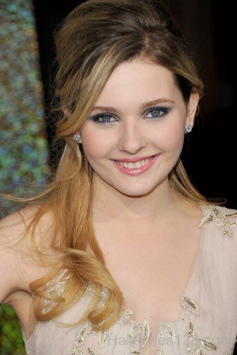 Abigail Breslin Half Up Half Down Hair-a129