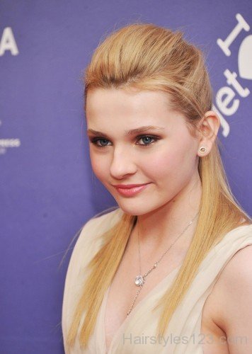 Abigail Breslin Low Puff-a1223