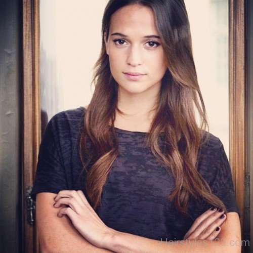 Alicia Vikander Long Hairstyle-al111